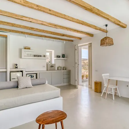 Lil Paros Luxury Dhragoulas