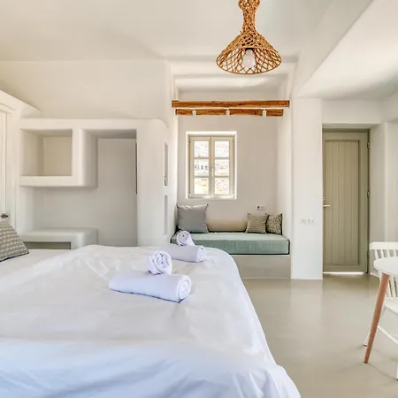 Lil Paros Luxury *